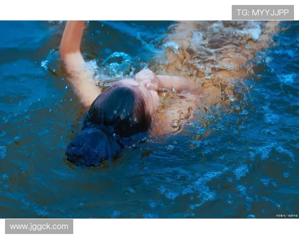 跳水运动的魅力与挑战：从技术突破到心理调适的全方位探索